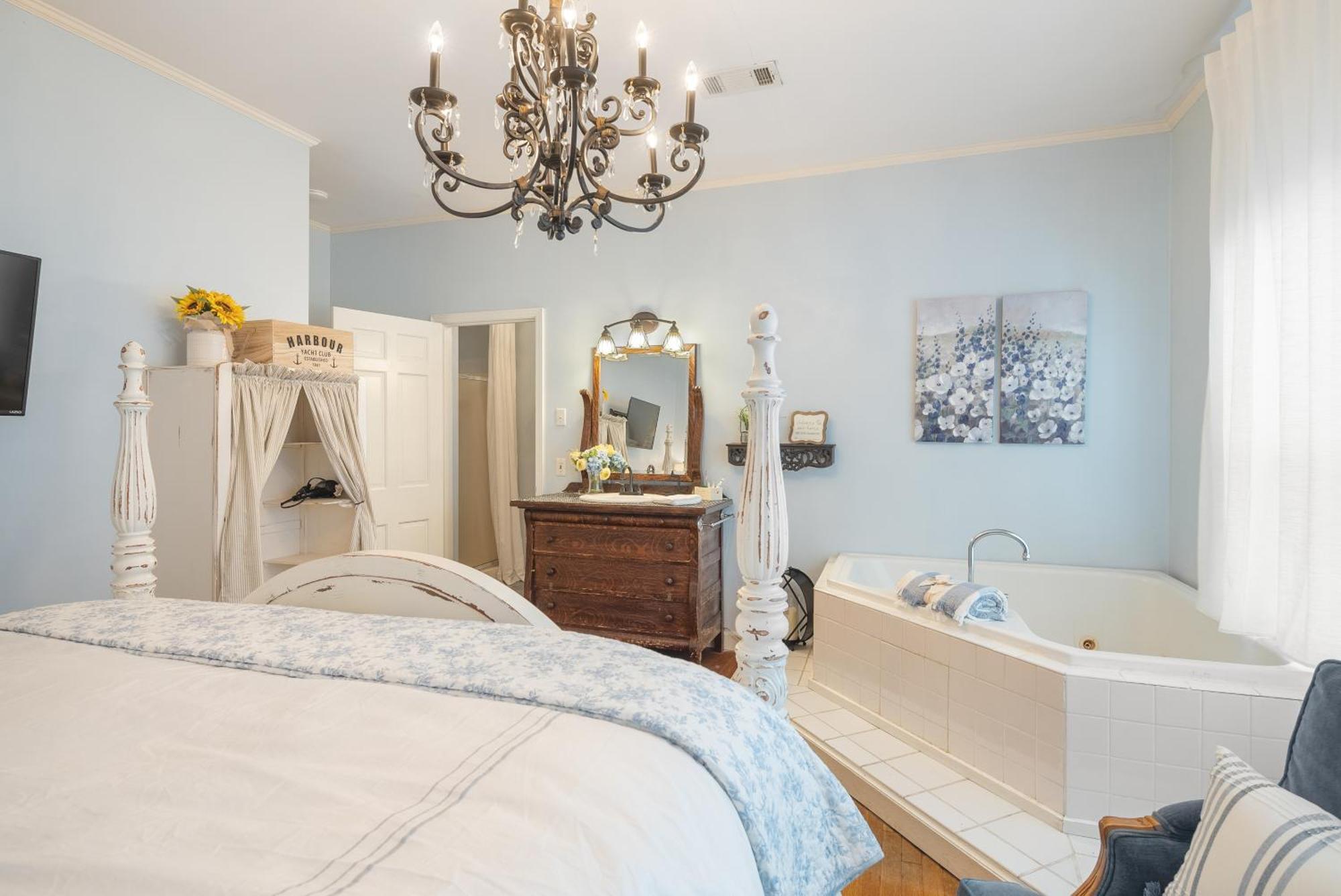 Beland Mansion-Blue Jay Suite! Fort Smith Exterior photo