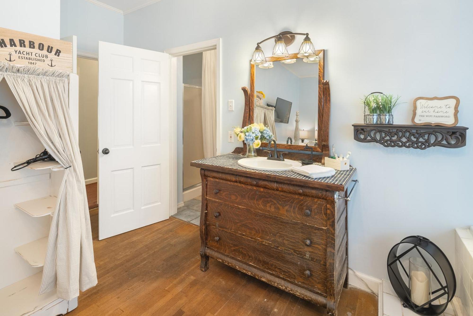 Beland Mansion-Blue Jay Suite! Fort Smith Exterior photo